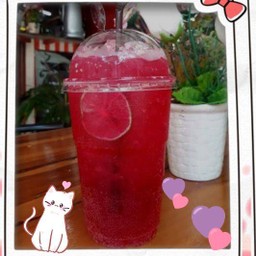 น้ำแดงโซดามะนาว