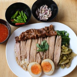 ข้าวขาหมูเนื้อล้วน  ธรรมดา
