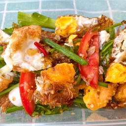 ยำไข่ดาว-อาบแดด