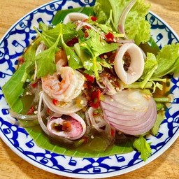 ยำทะเลรวม หอยแครง กุ้ง(สดหรือสุก)ปลาหมึก