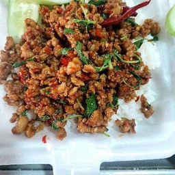 กระเพราหมูสับ