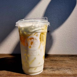 นมสดน้ำผึ้ง-Fresh honey milk ( 20 oz.)