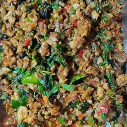 ผัดเผ็ดกบ