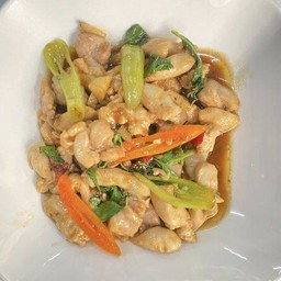 กระเพราไก่