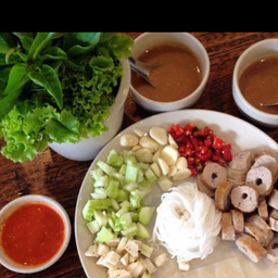 แหนมเนือง(ญ)