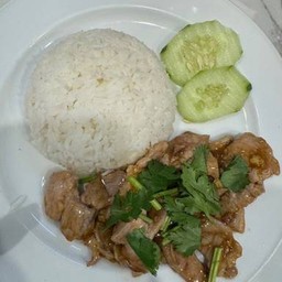 ข้าวหมูกระเทียม