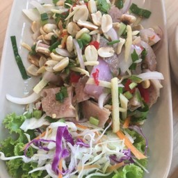 ยำแหนมสด