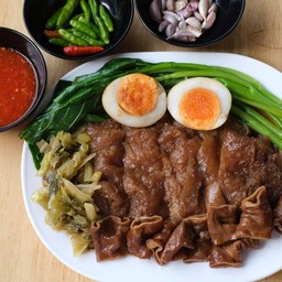 ขาหมูเป็นกับ 2 ขีด