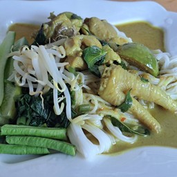 ขนมจีนแกงเขียวหวานไก่