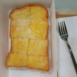 ขนมปังปิ้ง เนยน้ำตาล  Sugar&Butter toast