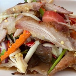 ยำคอหมูย่าง