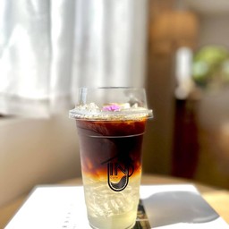 อเมริกาโน่น้ำช่อดอกมะพร้าว