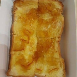 ขนมปังปิ้ง แยมส้ม Marmalade&Butter toast