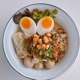 ก๋วยเตี๋ยวแห้งต้มยำโบราณ (แห้ง) (ใส่ไข่)