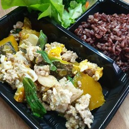 ผัดฟักทองไก่+ไข่