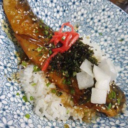 ข้าวหน้าปลาซาบะย่าง ซอสมิโซะ