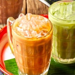 นมตุ๋น นมสด ปังย่างเนย by เชิญคุณ สาขาสันทราย