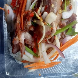 ข้าวยำคอหมูย่าง