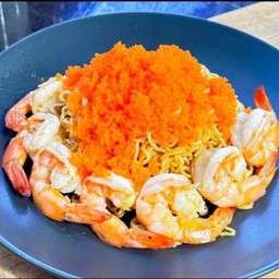 ผัดมาม่ารสผัดฉ่าใส่กุ้ง+ไข่กุ้ง