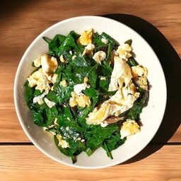 ใบเหลียงผัดไข่