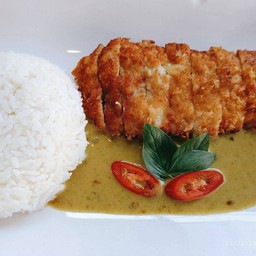 ข้าวไก่กรอบแกงเขียวหวาน (chicken with green curry)