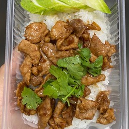 ข้าวหมูกระเทียม