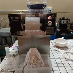 ทางร้านได้ลงเครื่องปั่นบิงซูอัตโนมัติใหม่