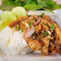 ข้าวยำไก่แซ่บ
