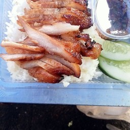 ข้าวคอหมูย่างจิ้มแจ่ว