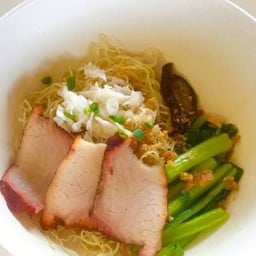 บะหมี่ หมูแดง ปู เห็ดหอม