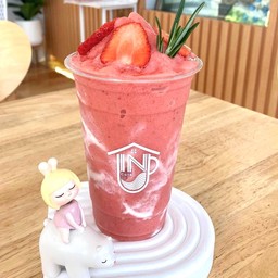 สตอเบอรี่สมูทตี้