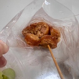 ไส้กรอกทรงเครื่อง  ถนนคนเดินคลองบางพระ จ.ตราด