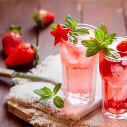 สตรอว์เบอร์รี่โซดา