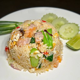 ข้าวผัดคะน้าปลาเค็ม