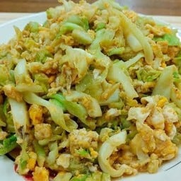 ข้าว ผัดกะหล่ำปลีผัดไข่