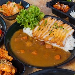 ข้าวแกงกะหรี่หมู+หมูทอด - ฟรีมิโซะซุป