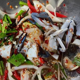 ยำปูม้าสด