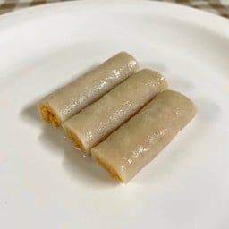 ปลาม้วนไส้ไข่เค็ม (1 ชิ้น)