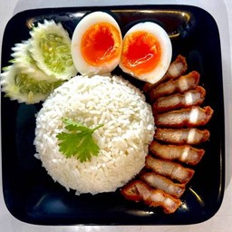 ข้าวสามชั้นทอดไข่ยางมะตูม