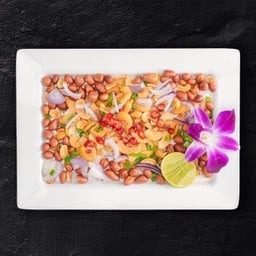 ยำเม็ดมะม่วงหิมพานต์ (Thai Cashew Salad)