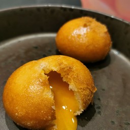 ซาลาเปาไข่เค็มลาวาทอด