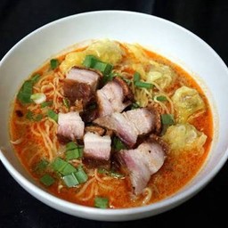 ก๋วยเตี๋ยวหมูกรอบ