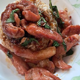 ข้าวกระเพราหมูแดดเดียว