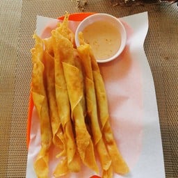 ปอเปี๊ยะเห็ดเข็มทอง