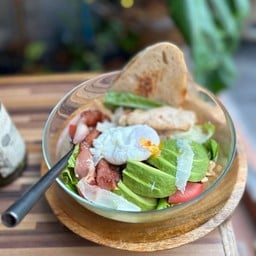 Ceacar appealing Salad&Avocado