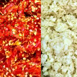 พริก ผสม กระเทียม  1  ถ้วย