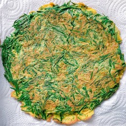 ไข่เจียวชะอมทอด(กับข้าว)