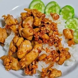 ไก่กระเทียมราดข้าว