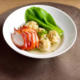 เกี๊ยวกุ้งหน้าหมูแดงย่าง