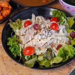 สลัดอกไก่นึ่งพริกไทยดำ